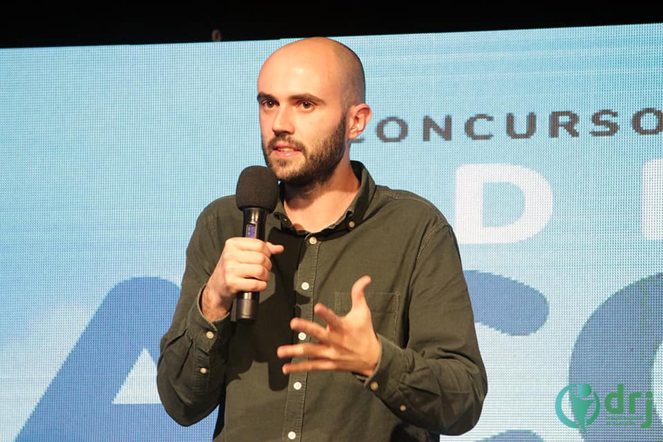 João Pedro Gomes em palco